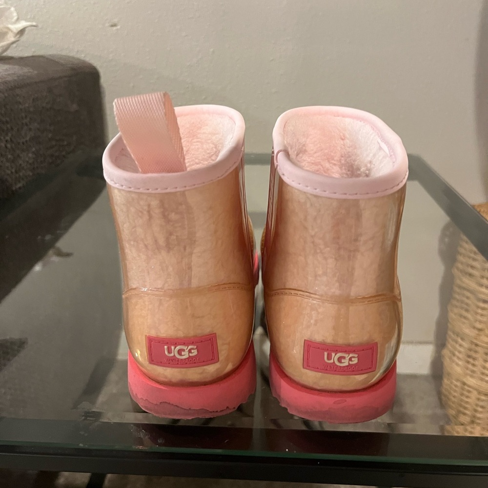 Uggs - Picture 3 of 5